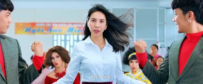 Hình ảnh đối lập của Thủy Tiên trên phim và khi đi giúp nông dân miền Tây-9