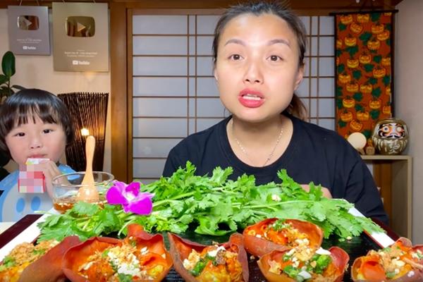 Du học sinh Mỹ chê bai khu cách ly ký túc xá ĐH Quốc gia TP. HCM bẩn, đòi phải được ở resort-5