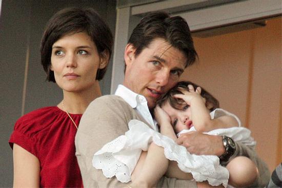 Tom Cruise - ba lần ly hôn và 8 năm không nhìn mặt con gái Suri