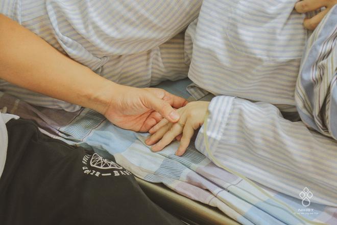 Giọt nước mắt của người đàn ông khi chứng kiến vợ mang thai 37 tuần bỗng phát hiện ung thư máu-4