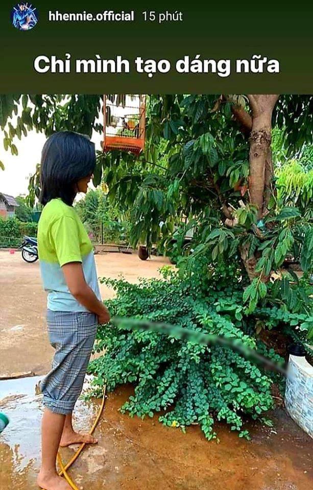 Hoa hậu HHen Niê gây tranh cãi với hình ảnh nhạy cảm-2