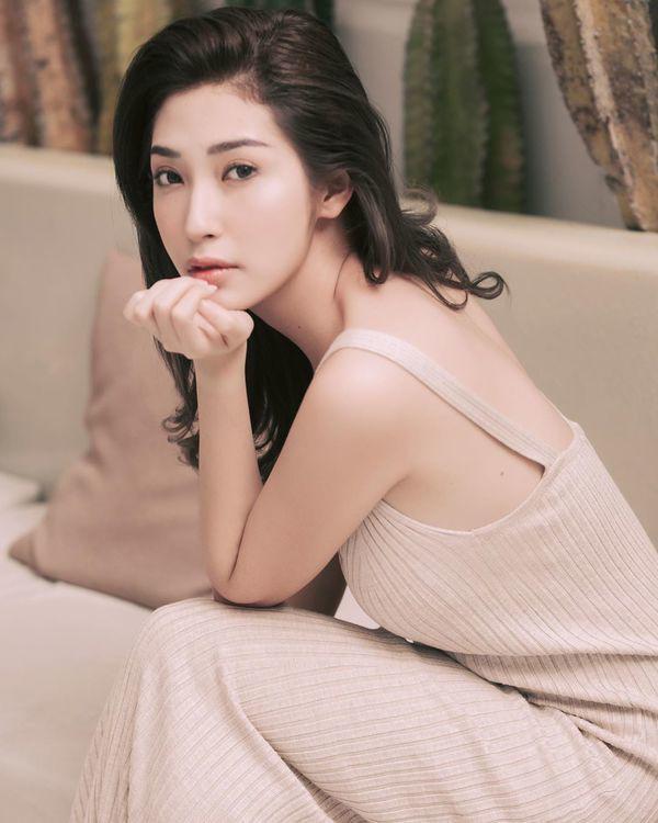 Lâu lâu mới khoe hình selfie, Khổng Tú Quỳnh bị nhận xét trang điểm quá đà, thiếu tự nhiên-5