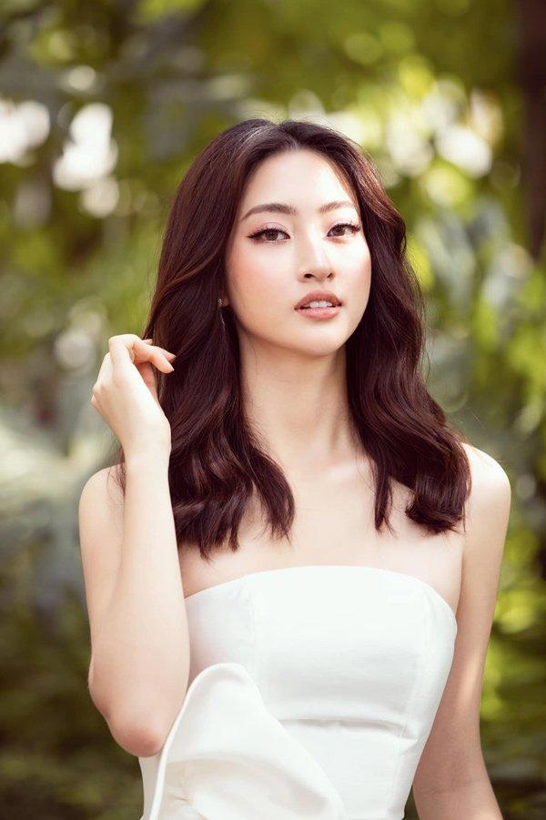 Thay đổi hàng chục kiểu tóc, sau cùng tóc dài vẫn là chân ái của Lương Thùy Linh-3