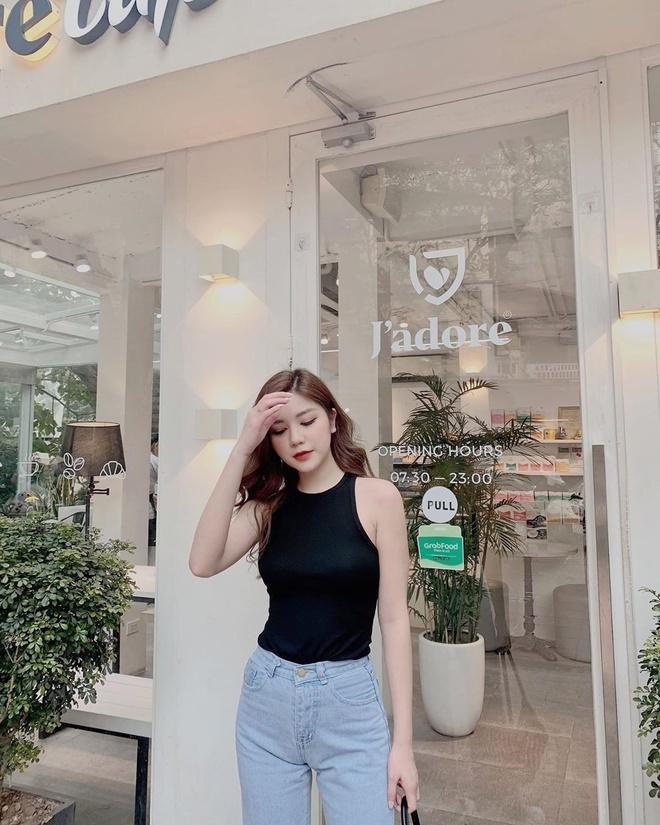 Hot girl, MC nấu ăn tại nhà, xem phim trong mùa dịch-9