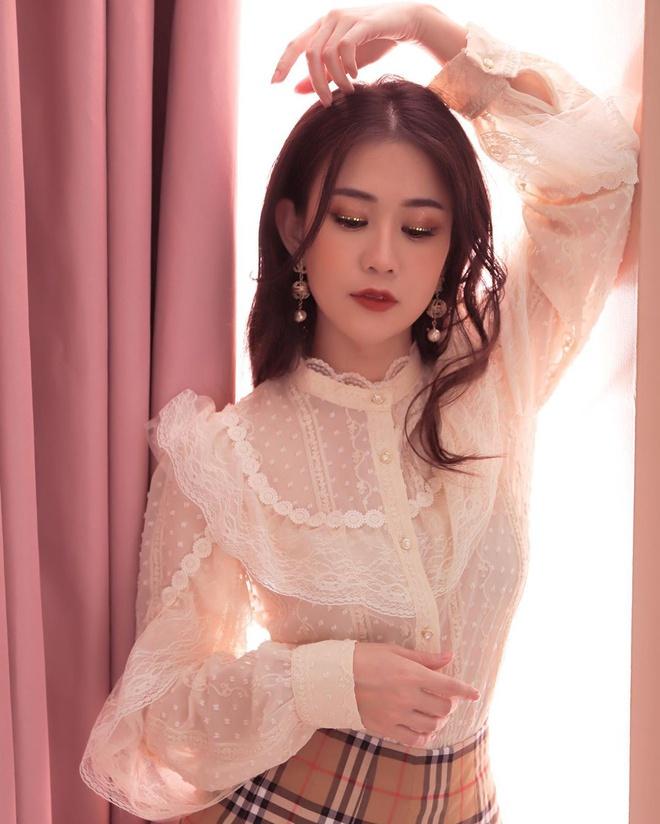 Hot girl, MC nấu ăn tại nhà, xem phim trong mùa dịch-3