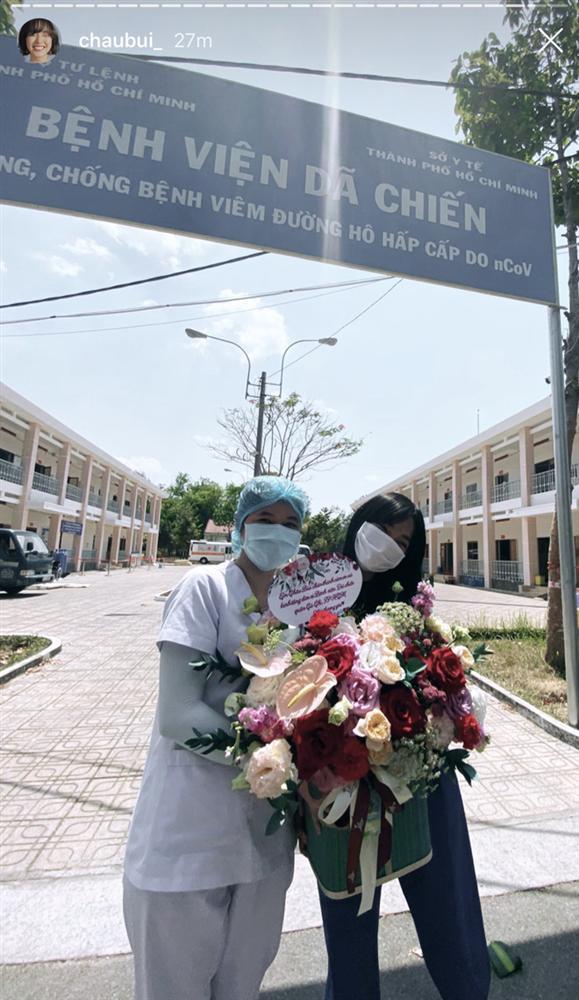 Châu Bùi tặng 140 cây quạt, 1000 chai nước rửa tay cho bệnh viện mình từng cách ly-7