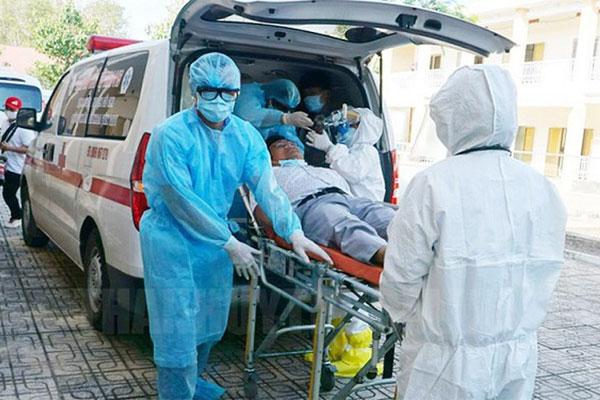 2 bệnh nhân mắc COVID-19 đã có kết quả xét nghiệm âm tính 2 lần, 1 bệnh nhân nặng phải thở máy ECMO-1