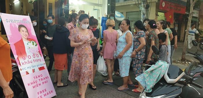 Không gõ trống khua chiêng, FC Mỹ Tâm âm thầm gửi bánh tặng đội hậu cần hỗ trợ cách ly mùa dịch Covid-19-7