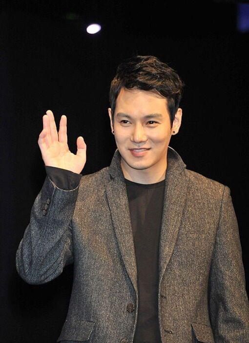 Nam ca sĩ Hàn Quốc gây tai nạn sau khi uống rượu-2