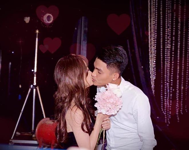 Mạc Văn Khoa khoe ảnh thời mài đũng quần, vợ sắp cưới vào bình luận đúng một câu-4