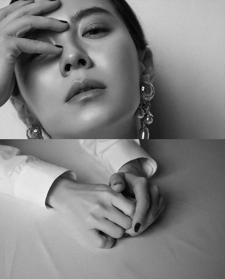 Song Ji Hyo được đánh giá là nữ diễn viên không ngại biến hóa với nhiều vai diễn khác nhau. Cô cũng từng tham gia nhiều bộ phim 18+ với các cảnh nóng táo bạo như "Tình dục là chuyện nhỏ" hay "Song hoa điếm".