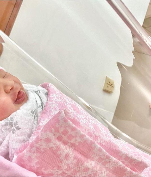 Con gái chào đời chưa tròn 1 tháng, em rể Trấn Thành đã lên mạng than chuyện bỉm sữa-3