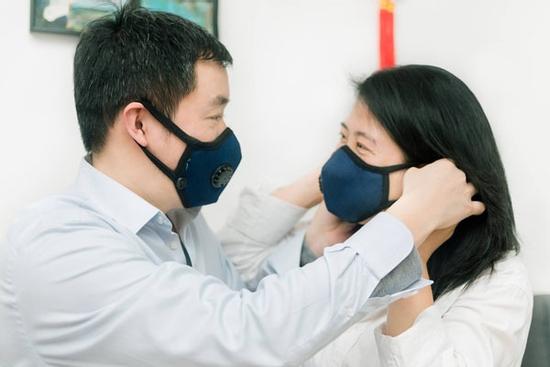 Thời trang khẩu trang của 12 chòm sao mùa chống dịch