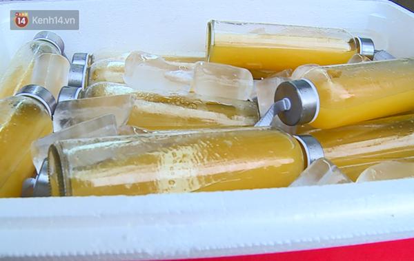 Hình ảnh đẹp: Người dân Đà Nẵng mang đồ ăn, thức uống tiếp sức cho lực lượng bảo vệ khu cách ly Covid-19-7