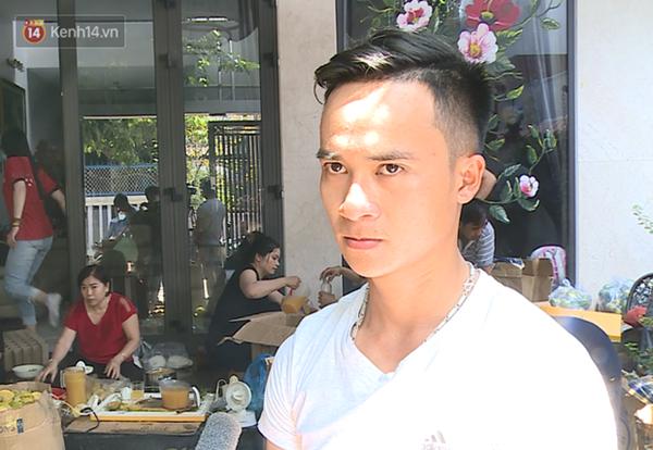 Hình ảnh đẹp: Người dân Đà Nẵng mang đồ ăn, thức uống tiếp sức cho lực lượng bảo vệ khu cách ly Covid-19-12