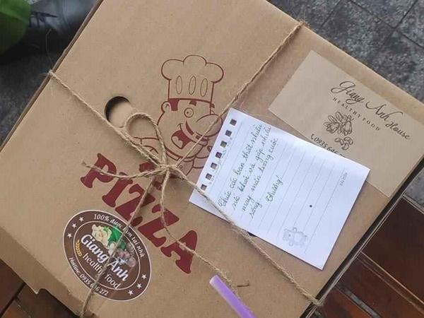 Hình ảnh đẹp: Người dân Đà Nẵng mang đồ ăn, thức uống tiếp sức cho lực lượng bảo vệ khu cách ly Covid-19-13