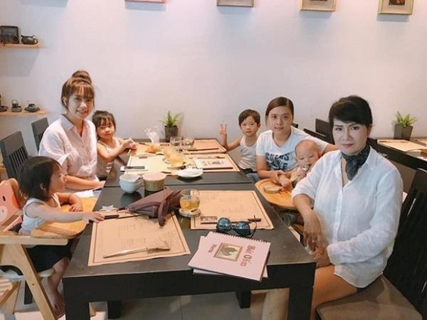 Mẹ vợ U60 cực trẻ đẹp ít ai biết của ca sĩ Lý Hải, chỉ hơn con rể đúng 10 tuổi-6