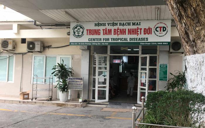 Thông báo khẩn của BV Bạch Mai: Khử khuẩn toàn bộ khuôn viên bệnh viện, dừng khám theo yêu cầu và tái khám-1