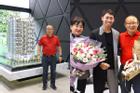 Sau 2 năm làm việc ở Việt Nam, HLV Park Hang-seo cùng vợ đi mua nhà riêng ở Mỹ Đình