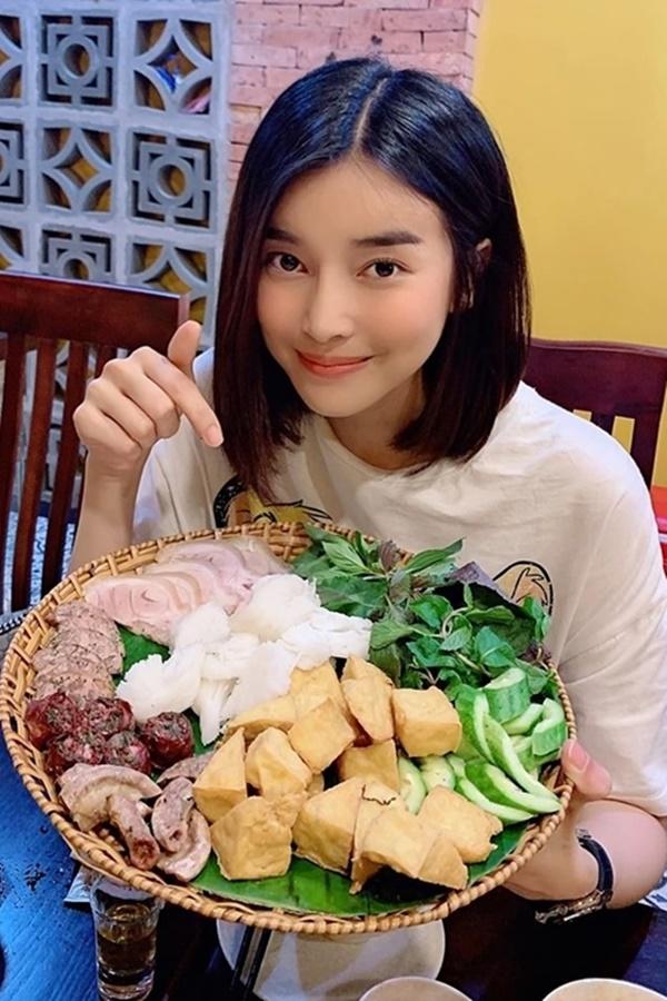 Cảnh ăn uống bi hài của sao Việt trên phim-4