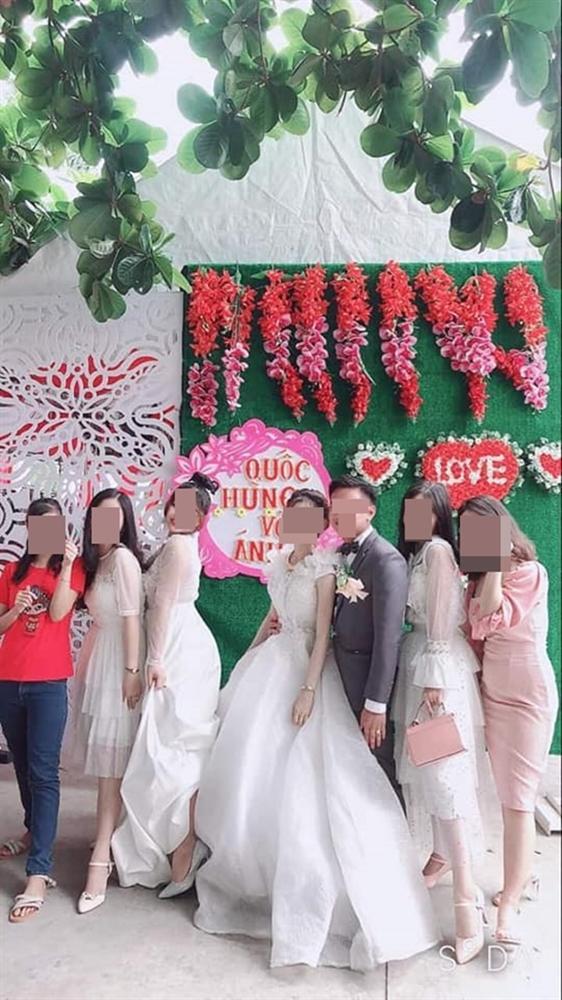 Hội bạn thân lên đồ đẹp lồng lộn đi ăn cưới, quan khách xây xẩm mặt mày vì không biết ai là cô dâu-7