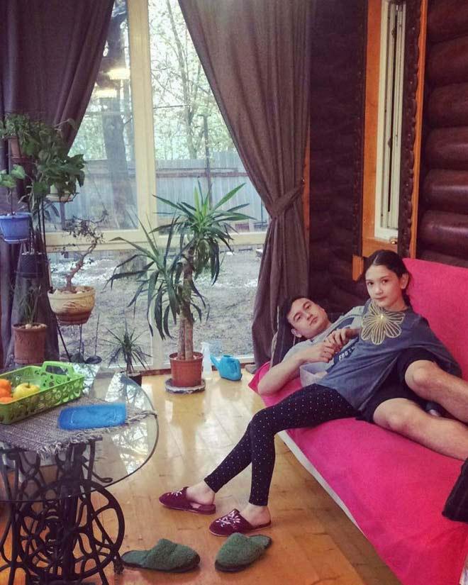 Khoe ảnh 10 năm trước, ngoại hình của Đặng Văn Lâm và em gái Thanh Giang gây chú ý-5