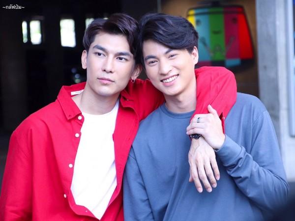 TharnType the Series và 2gether the Series: phim đam mỹ nào hot hơn?-6