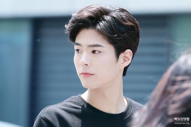 Park Bo Gum trông khác biệt ra sao mỗi lần đổi kiểu tóc?-5