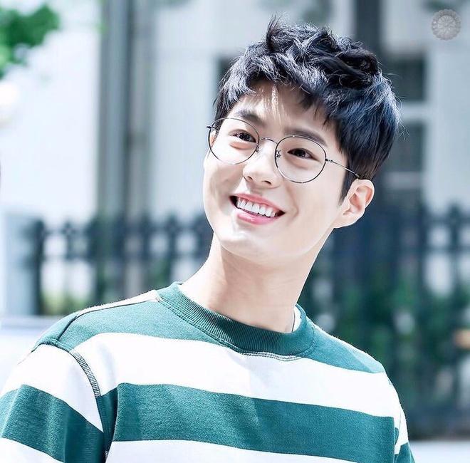 Park Bo Gum trông khác biệt ra sao mỗi lần đổi kiểu tóc?-8