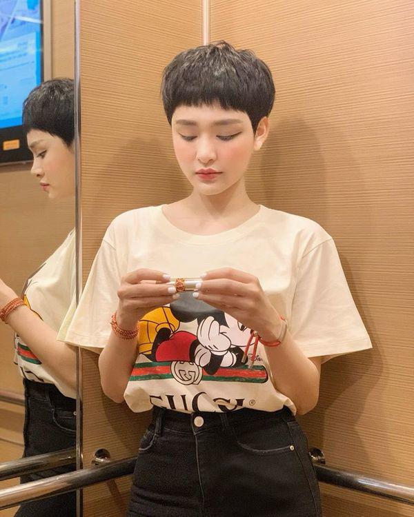 Hết diện đồ khoét ngực, Hiền Hồ lại chọn áo ngắn cũn, tiếp tục thử sức phong cách gợi cảm-8