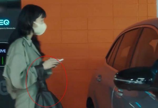 Tưởng bao rác, ai dè là đồ chơi hàng hiệu của nàng điên nữ Kim Da Mi-5