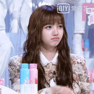 BLACKPINK Lisa trong Thanh xuân có bạn: Vừa nghiêm túc vừa đáng yêu không lối thoát-9