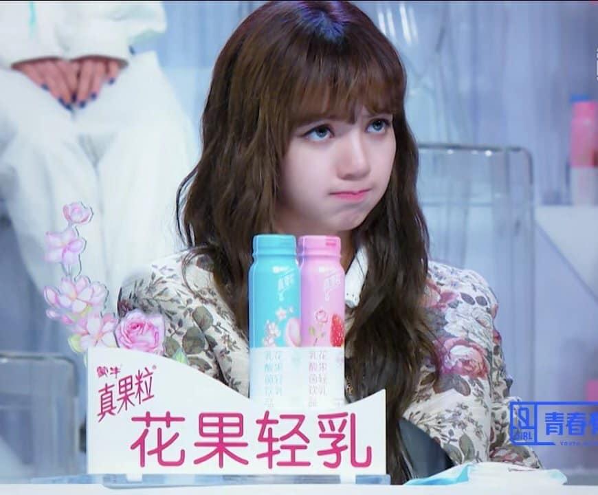 BLACKPINK Lisa trong Thanh xuân có bạn: Vừa nghiêm túc vừa đáng yêu không lối thoát-12