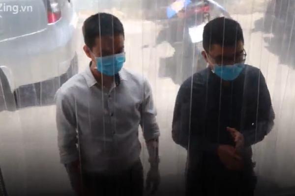 Một phút làm cơm niêu gà ướp nhanh gọn tại nhà-1