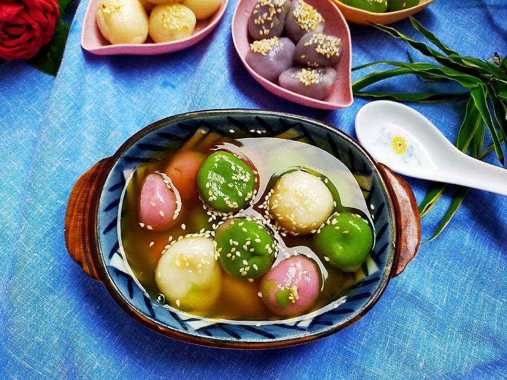 Mùng một đầu tháng làm bánh trôi ngũ sắc mong tháng mới bình an-7