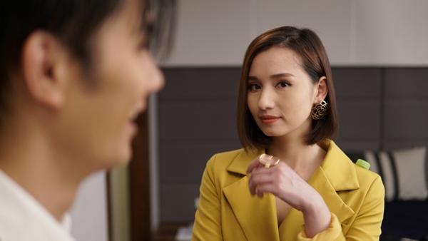 Lã Thanh Huyền sau gần 5 mới trở lại màn ảnh nhỏ trong vai Tuệ Lâm, một cô gái bản lĩnh, sắc xảo nhưng khi cần cũng đầy thủ đoạn, mưu mô, hứa hẹn sẽ khiến khán giả vừa thương vừa hận.