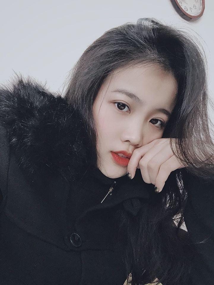 Bạn gái Đoàn Văn Hậu lộ nhan sắc khác xa ngàn cây số giữa ảnh tự đăng và được tag-2