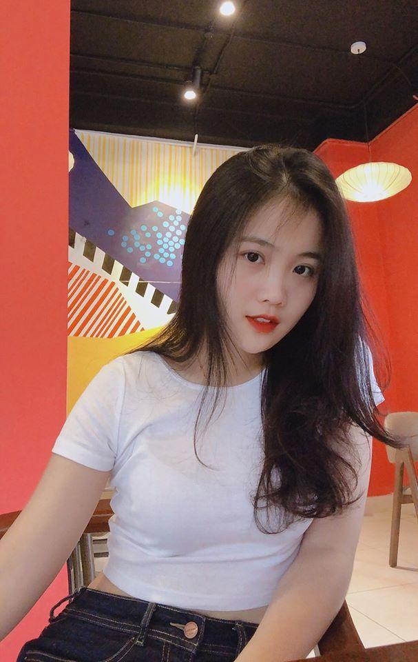 Bạn gái Đoàn Văn Hậu lộ nhan sắc khác xa ngàn cây số giữa ảnh tự đăng và được tag-3