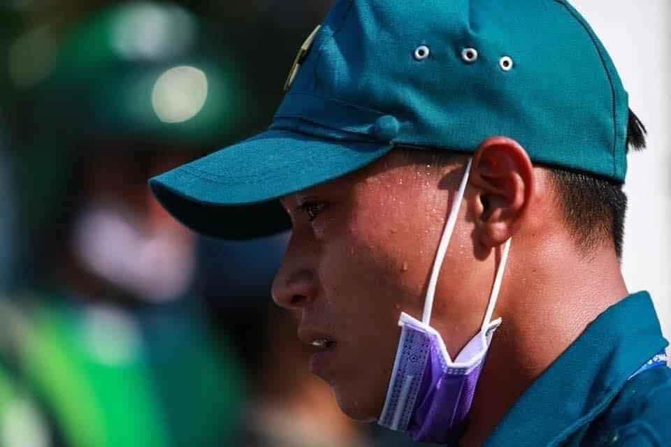 Tiếp tế quá nhiều hàng hóa, gửi cả tủ lạnh vào khu cách ly... đội hỗ trợ làm việc quá tải đến xót xa-8