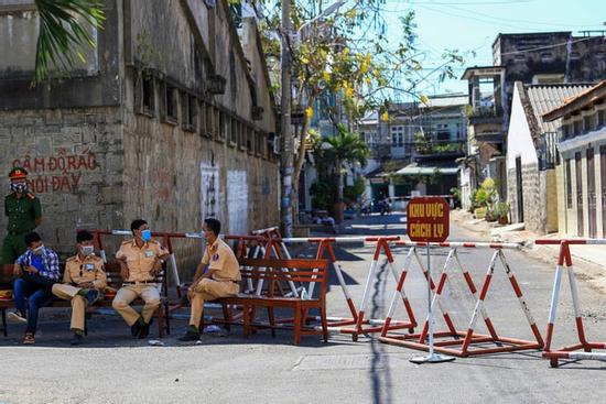 Bộ Công an yêu cầu xử lý người chống đối việc phòng dịch