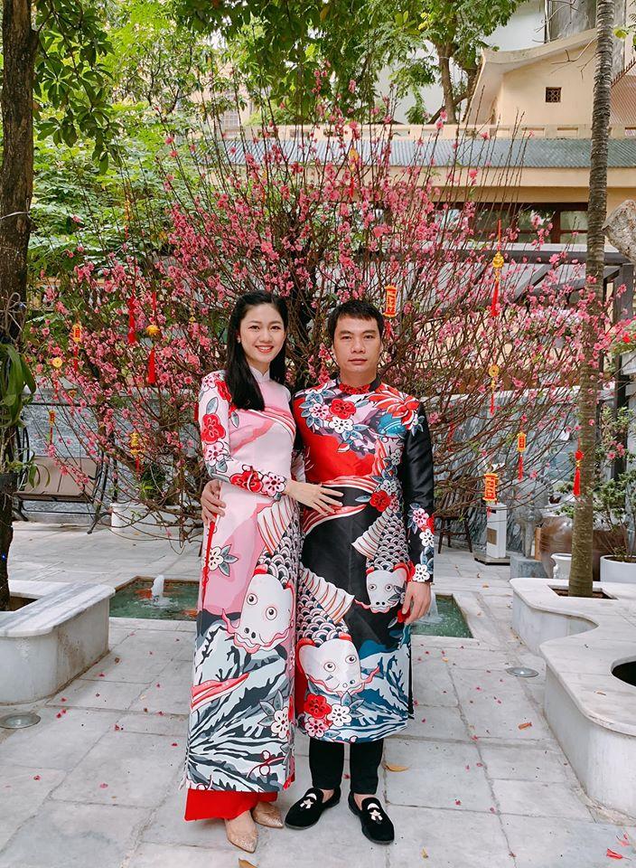 Á hậu Thanh Tú lần đầu khoe cận cảnh quý tử sinh cho đại gia hơn 16 tuổi-7