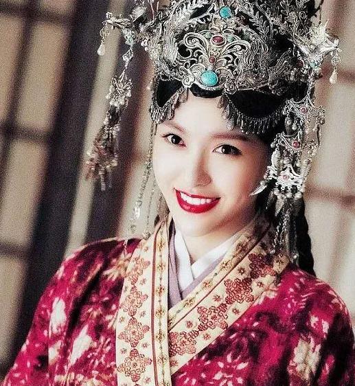 Đường Yên, Lưu Diệc Phi đẹp đến mấy vẫn bị nữ phụ lấn át-1