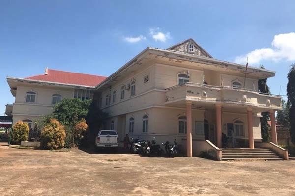 CLIP: Đi ô tô đến trộm 2 hộp sữa bột tiền triệu, 2 mẹ con đạo chích diễn xuất bất ngờ-3