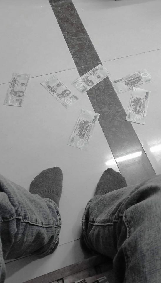 Chồng bị liệt vì tai nạn vay tiền để lấy thuốc, vợ thẳng tay ném vào mặt rồi đay nghiến: Ăn tàn phá hại, đã tàn phế lại còn tiêu lắm-1