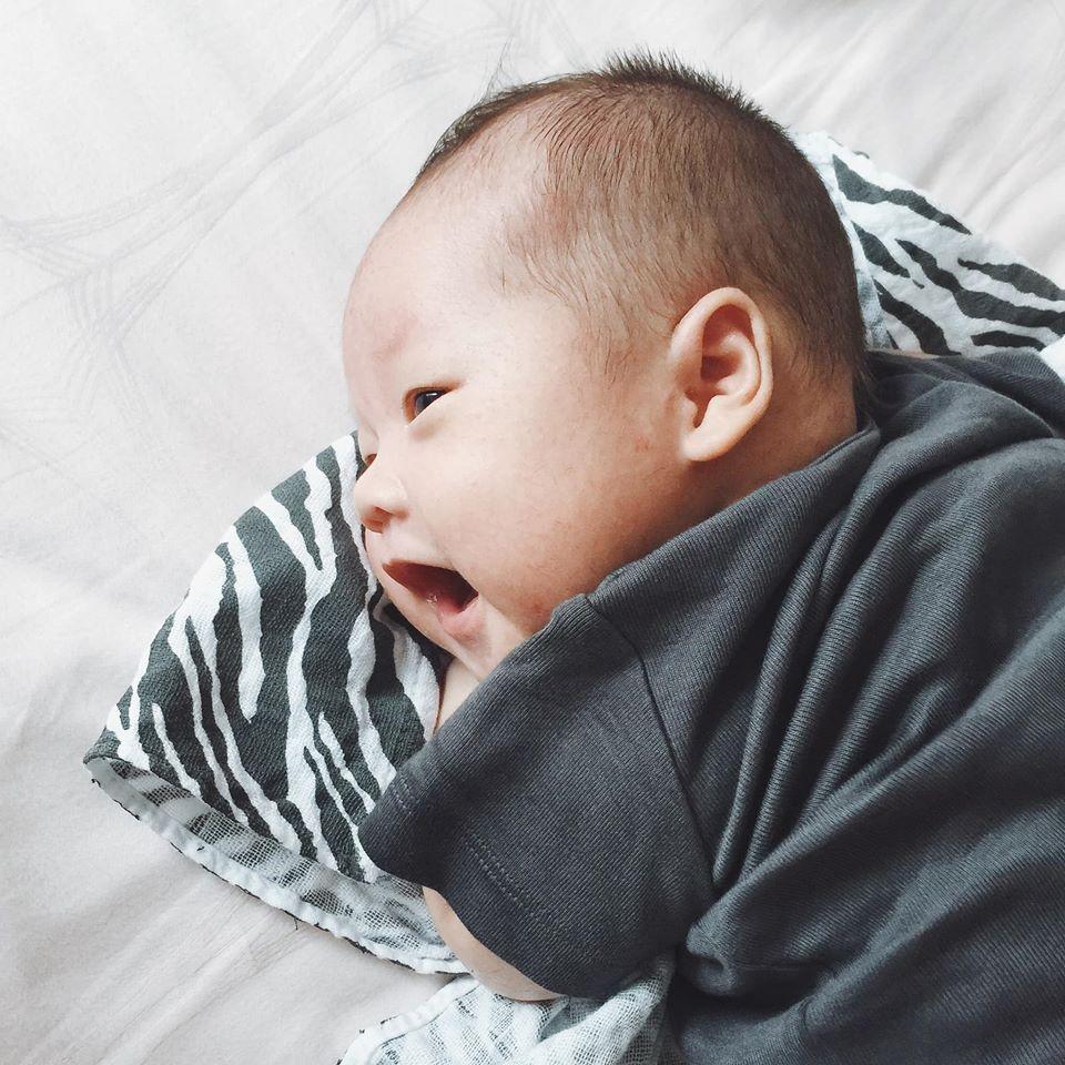 Ly Kute lần đầu công bố ảnh hiếm thuở mới lọt lòng của con trai Khoai Tây-2