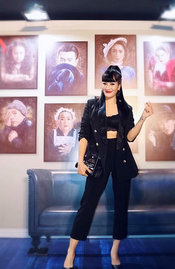 Chuyện hài hước khi diễn viên nữ phải quay cảnh nóng trong mùa dịch Covid-19-1