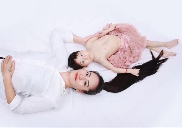 Chuyện hài hước khi diễn viên nữ phải quay cảnh nóng trong mùa dịch Covid-19-2