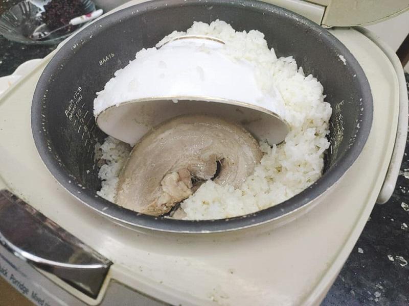 Mạng xã hội chia sẻ rần rần món cơm lười 2 trong 1 cánh mày râu nấu, ai cũng phải ngả nón thán phục-3