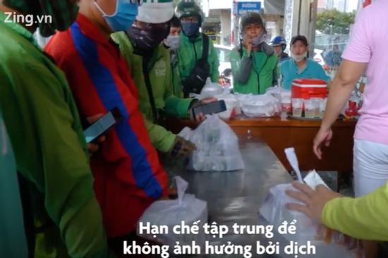 Quán cơm ở TP.HCM không nhận khách ngồi ăn, chuyển sang 'take away'