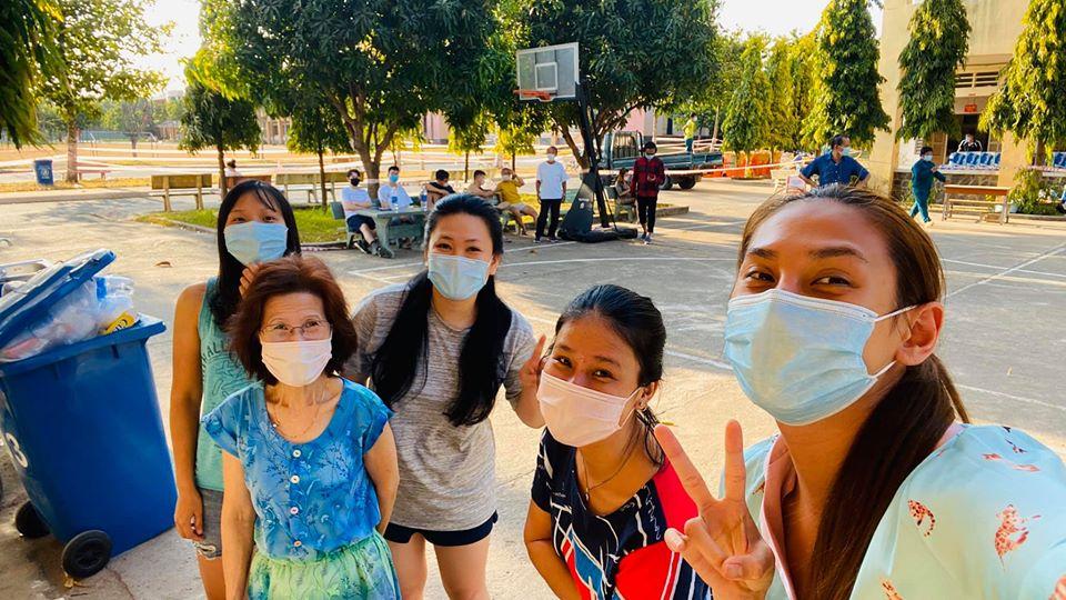 Võ Hoàng Yến và hội chị em cách ly tái chế đồ vô dụng thành vật hữu ích bất ngờ-2